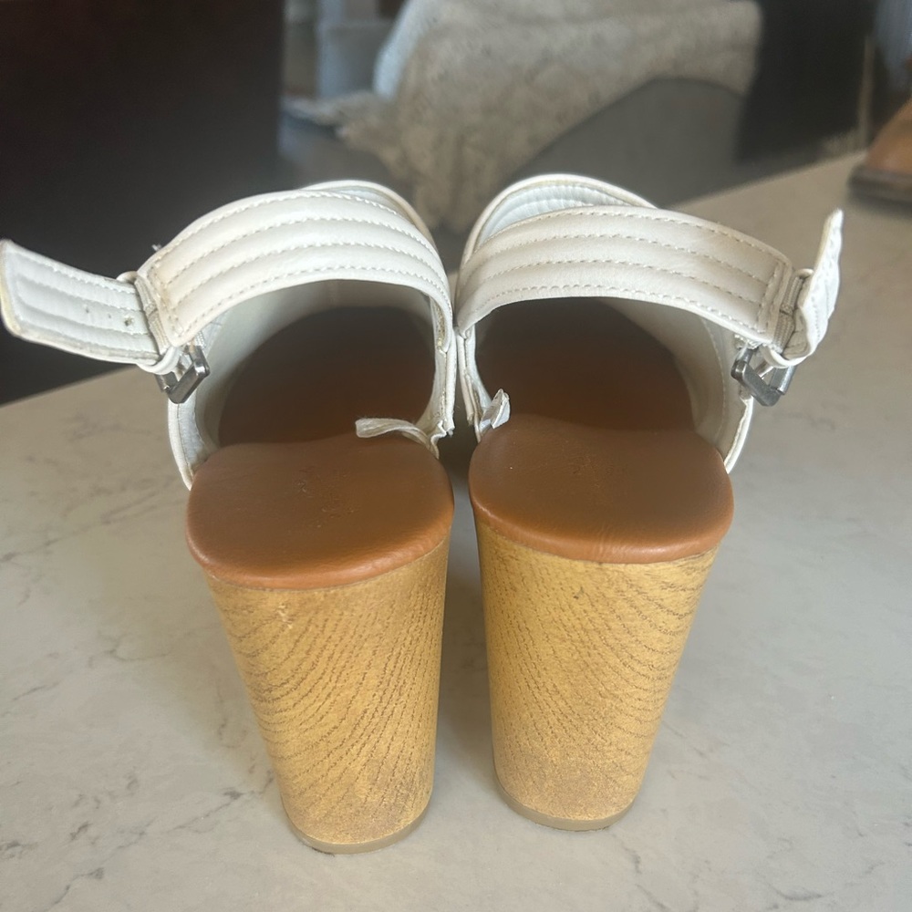 Universal Thread White Slingback Mules - image 3